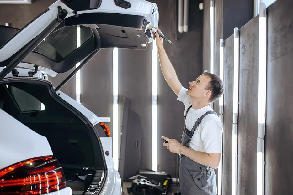 como abrir maletero sin llave - Cómo abren las cajuelas de los carros