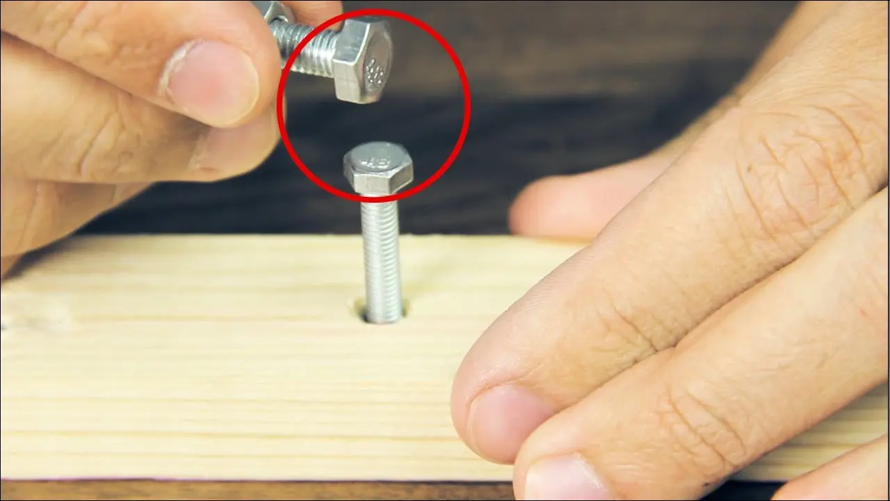 como abrir sin llave allen - Cómo desenroscar un tornillo sin cabeza