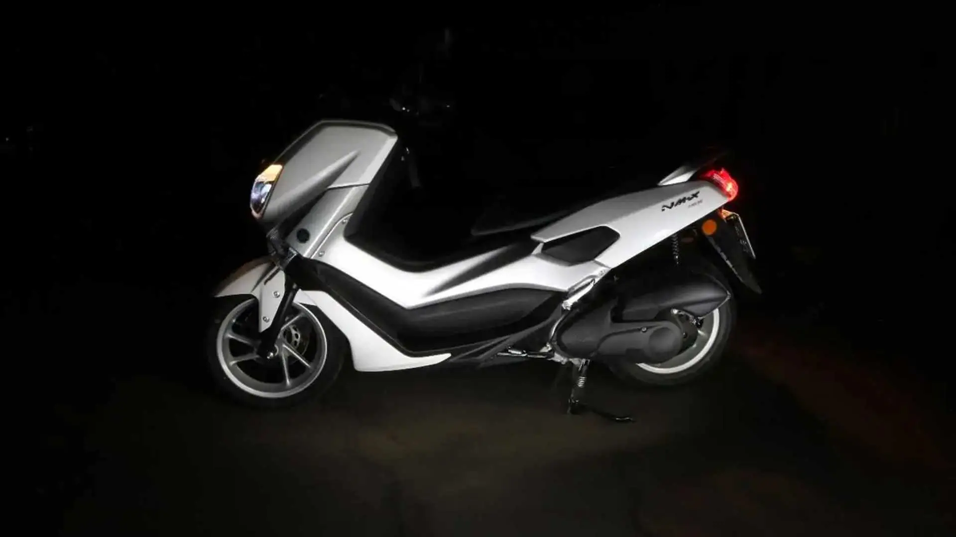 cuanto vale bombin yamaha nmax - Cuánto consume una NMAX 155