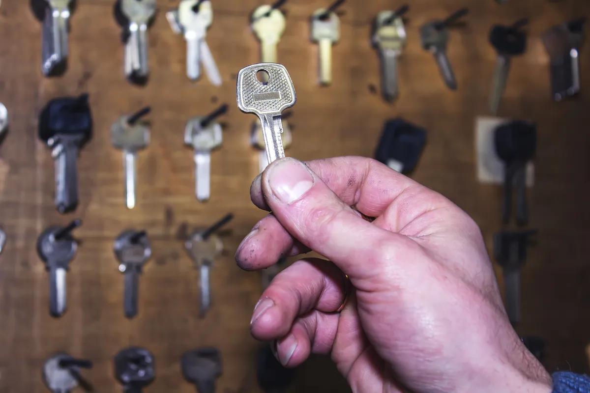 como copiar una llave de una cerradura - Cuánto cuesta hacer una copia de una llave