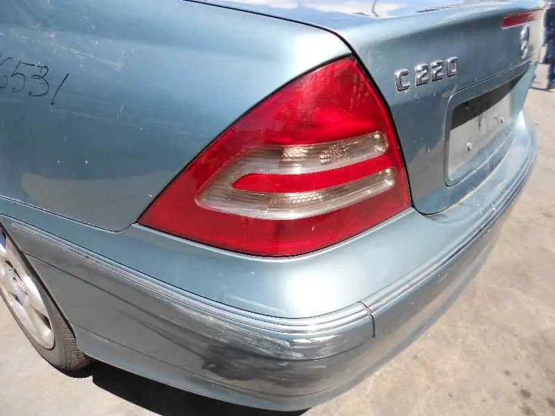 mercedes 220c bombin puerta - Cuántos caballos tiene el Mercedes Clase C 220