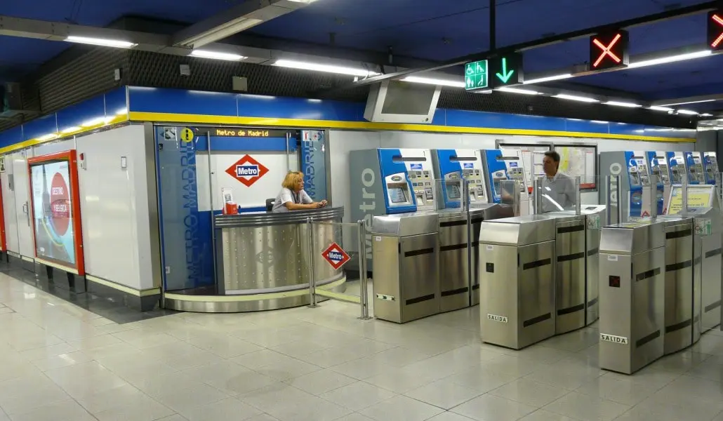 tienen sensores de seguridad las puertas de metro de madrid - Qué es auto shunt metro