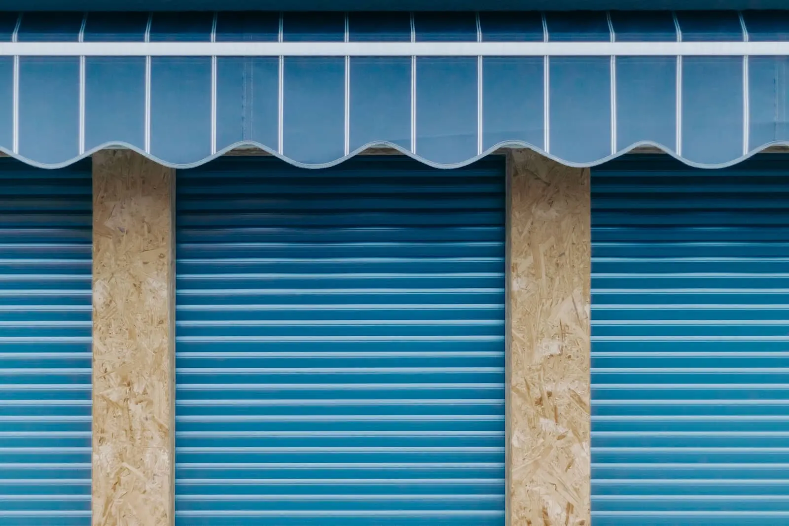 que es mas seguro puerta de rejas o una persiana - Qué tan seguras son las persianas de aluminio